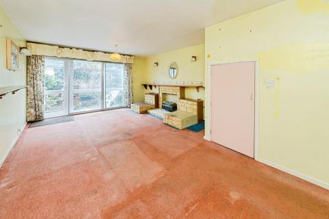 undefined, Redwood Close, Crawley