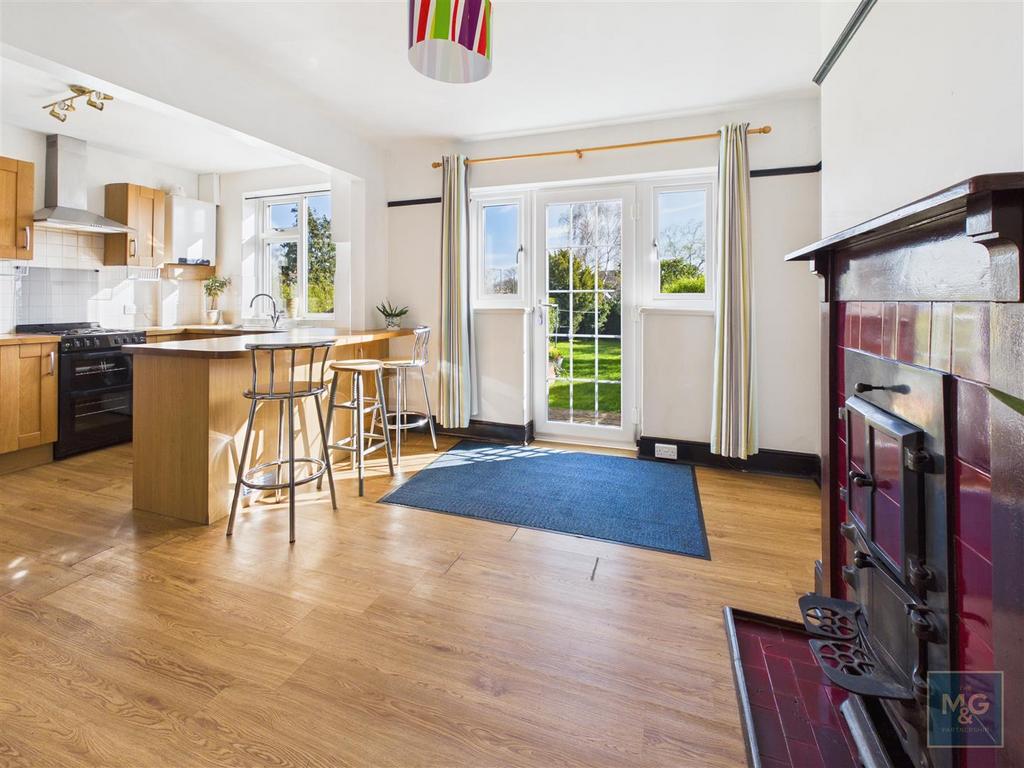 Kitchen/Dining Room