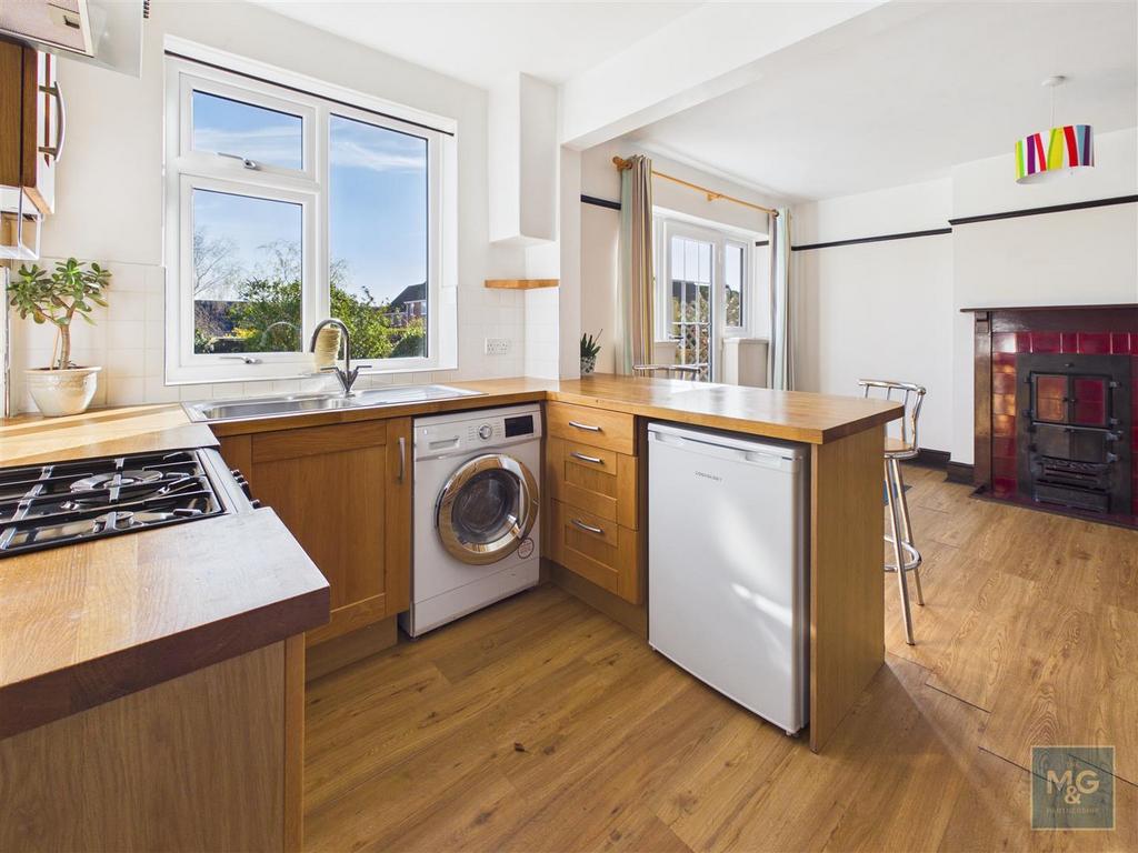 Kitchen/Dining Room