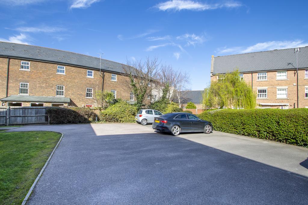 Recently refurbished two bedroom flat to rent in
