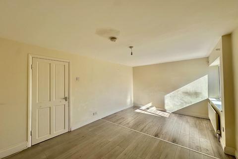 3 bedroom maisonette for sale, Pole Hill Road, Uxbridge