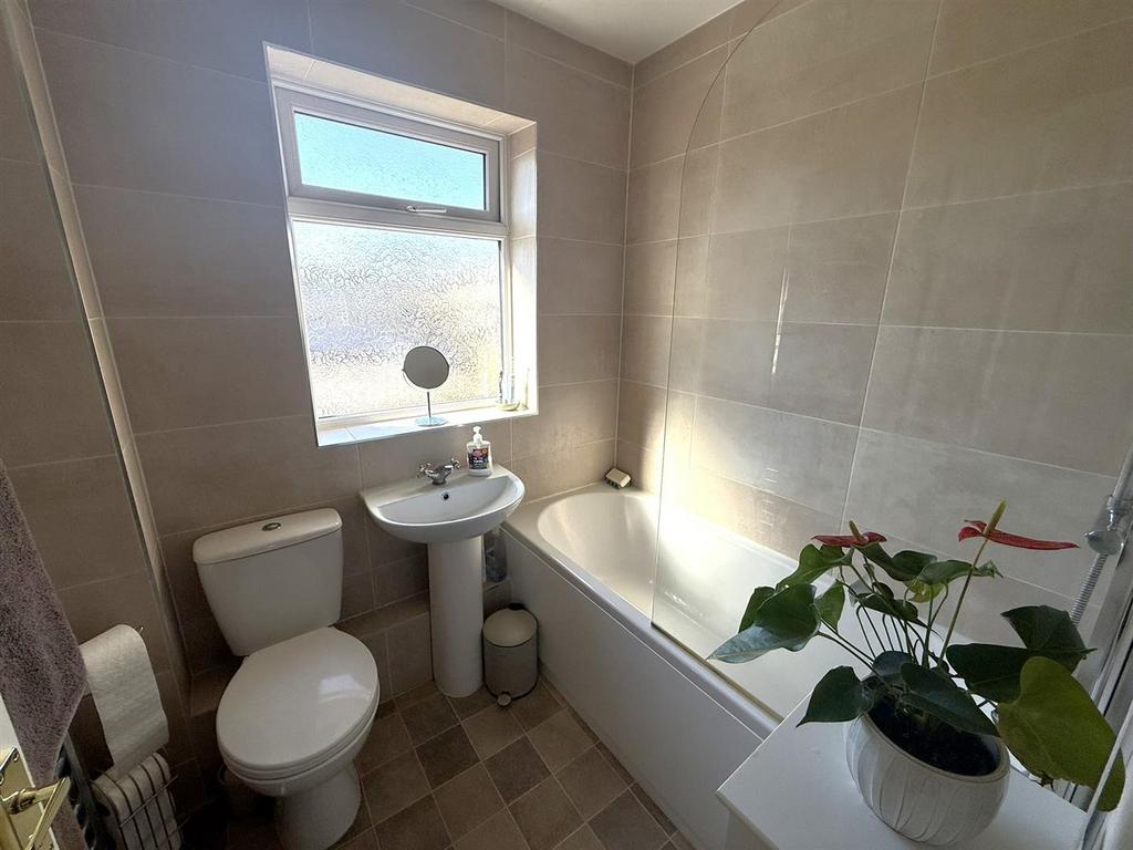 Modern Bathroom