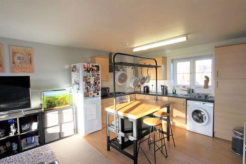 undefined, Lime Kiln Way, Redhouse Park, MK14