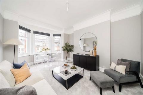 3 bedroom flat to rent, Fulham Road, London SW10