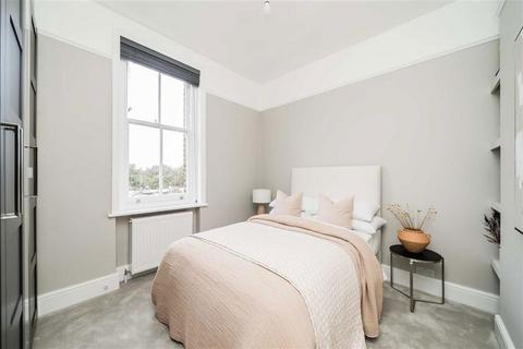 3 bedroom flat to rent, Fulham Road, London SW10