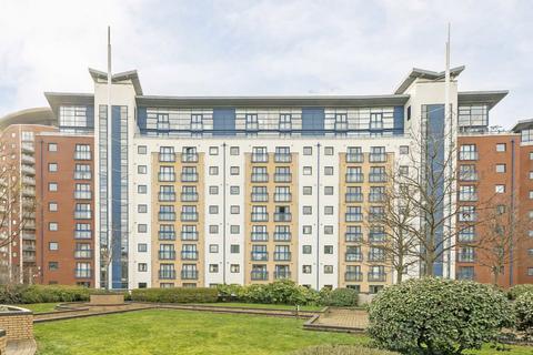 2 bedroom flat for sale, Newton Place, London E14