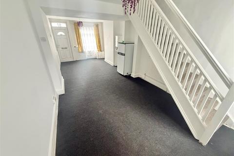 undefined, Russell Street, Luton, LU1