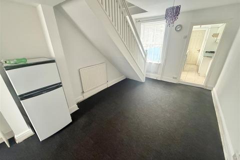 undefined, Russell Street, Luton, LU1