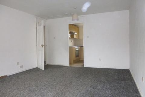 3 bedroom flat to rent, Glebe Court, Glasgow G4