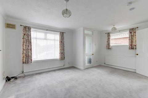 2 bedroom detached bungalow for sale, Edwalton Court, Nottingham NG6