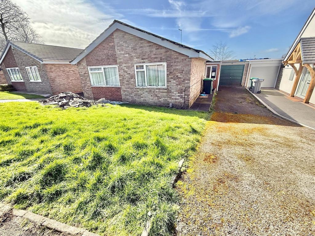 sunningdale-drive-oldbury-b69-3-bed-detached-bungalow-for-sale-209-950
