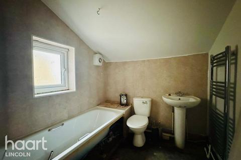 3 bedroom terraced house to rent, Toronto Street, LINCOLN