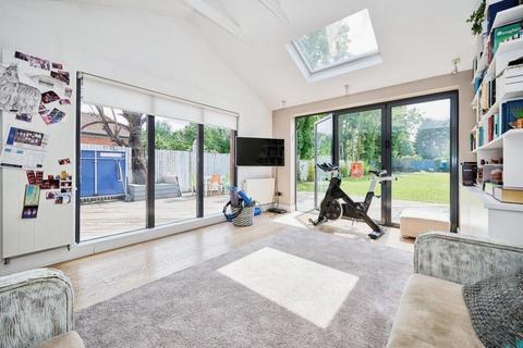 3 bedroom apartment for sale, Dartmouth Road, Mapesbury, London, NW2