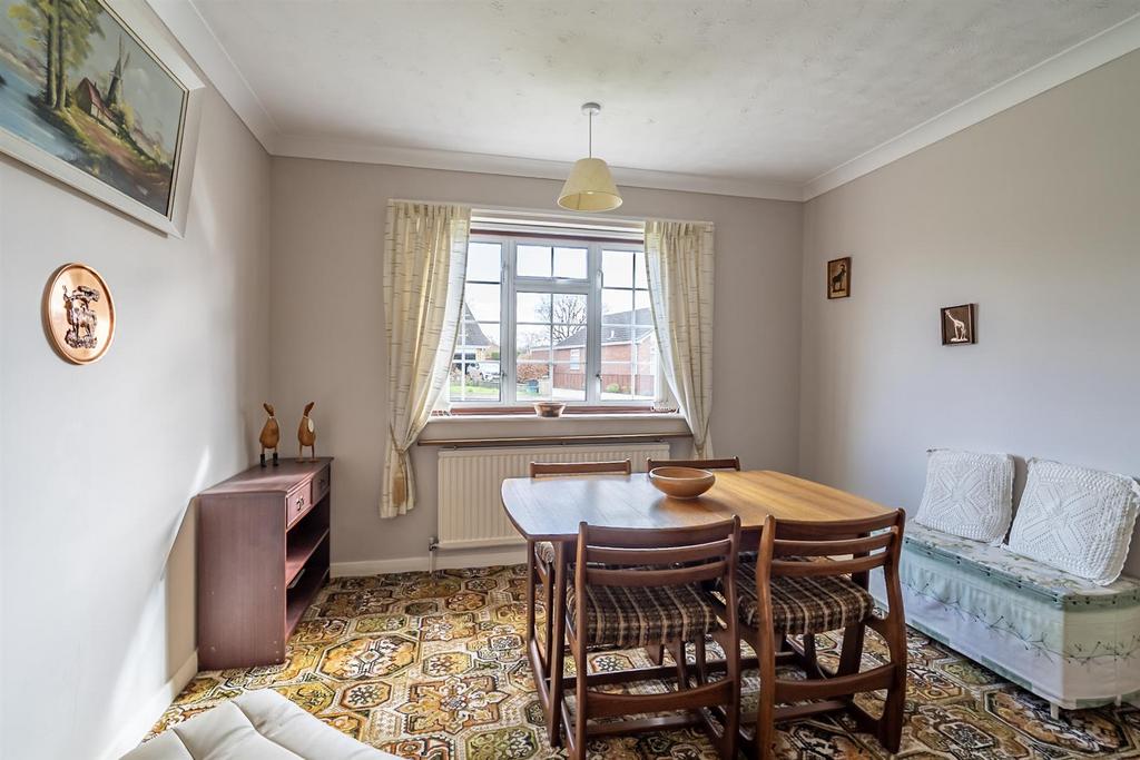 Bedroom / dining room