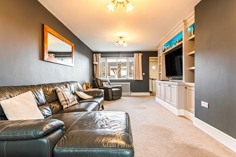 4 bedroom detached house for sale, Elm Close, Ibstock, LE67
