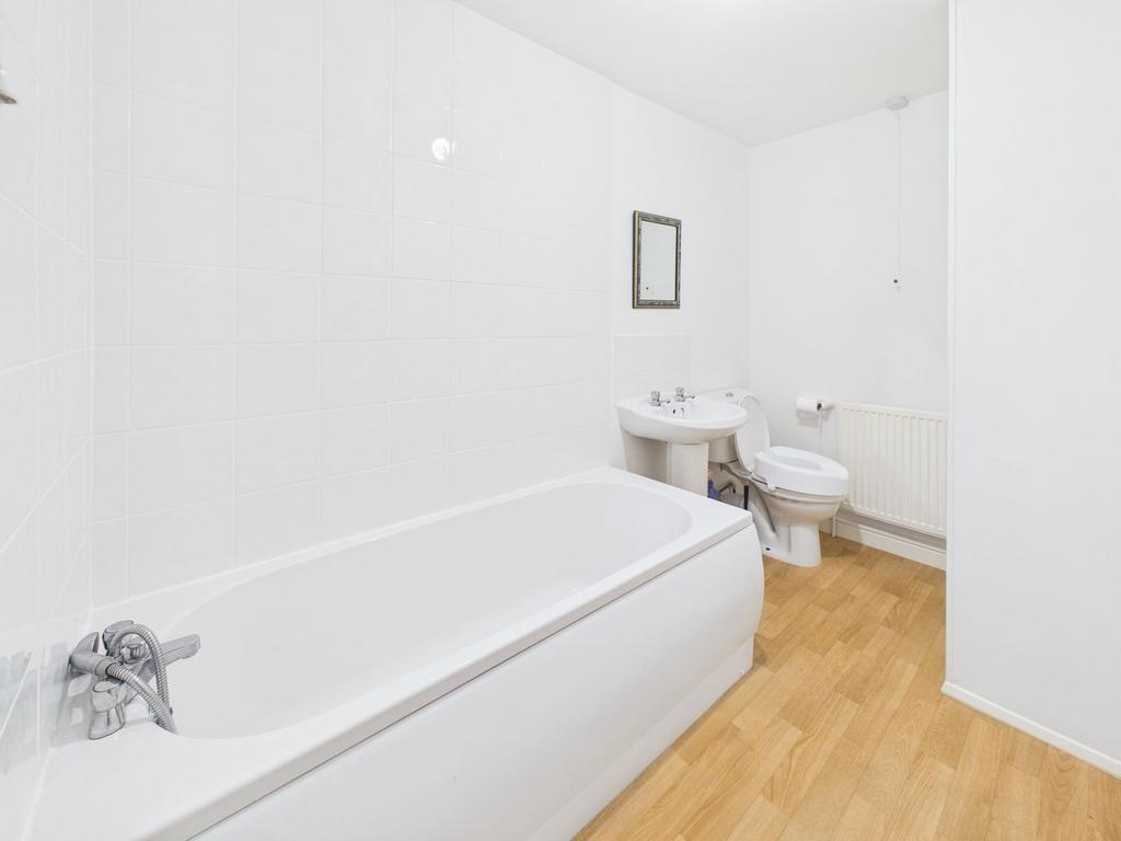 Bathroom (Jack-and-Jill)