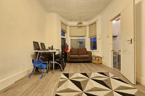 1 bedroom flat for sale, The Drive, IG1 3HB