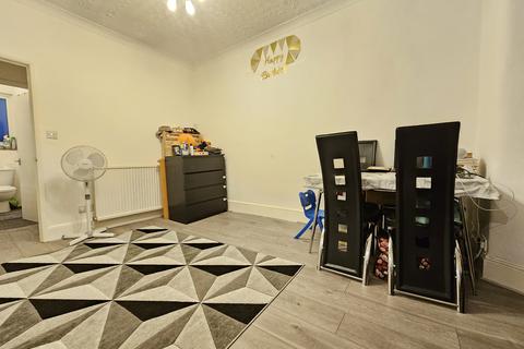 1 bedroom flat for sale, The Drive, IG1 3HB
