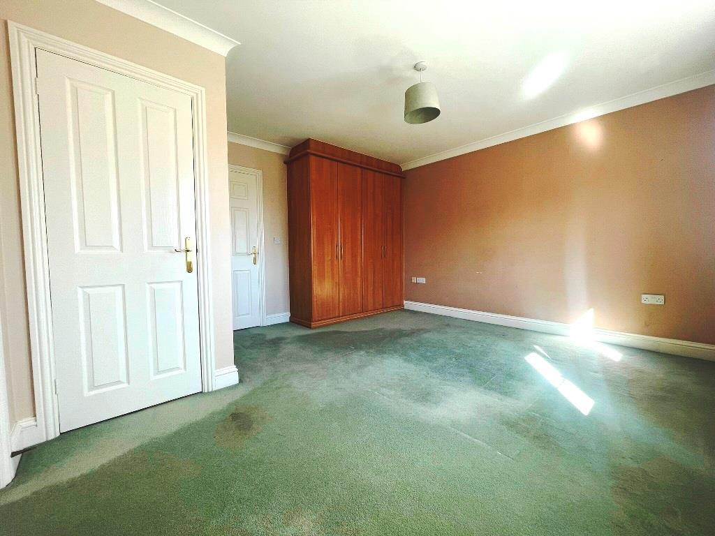 Bedroom One (2).JPEG