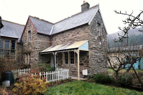 2 bedroom semi-detached house for sale, The Schoolmasters House, Crabtree Walk, Knighton, Powys, LD7 1EW