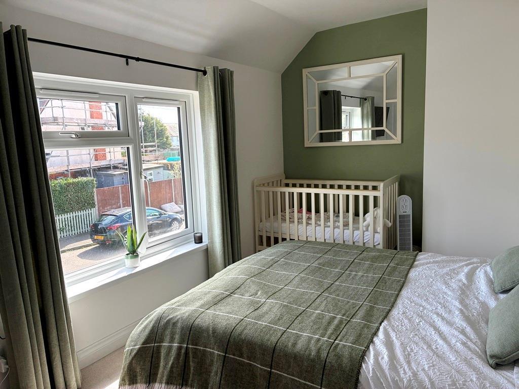 Master Bedroom.JPG