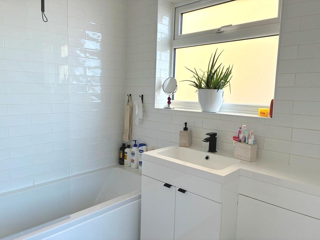 Bathroom.JPG