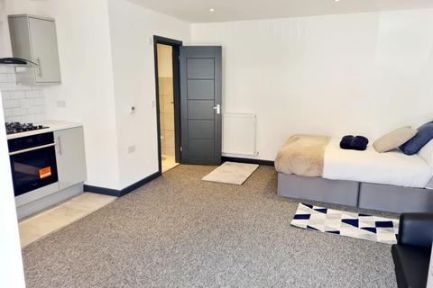 Studio to rent, Castle Mews, Harrow HA1