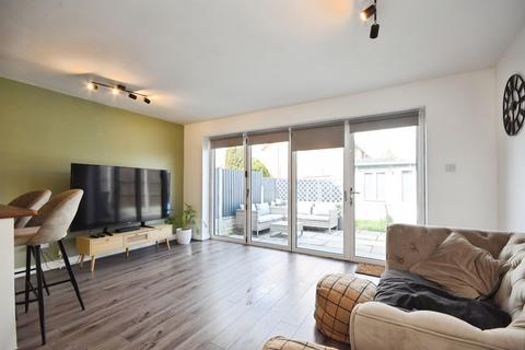 1 bedroom semi-detached bungalow for sale, Bournebridge Close, Hutton, Brentwood