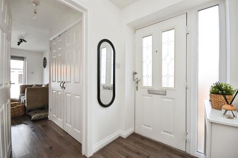1 bedroom semi-detached bungalow for sale, Bournebridge Close, Hutton, Brentwood