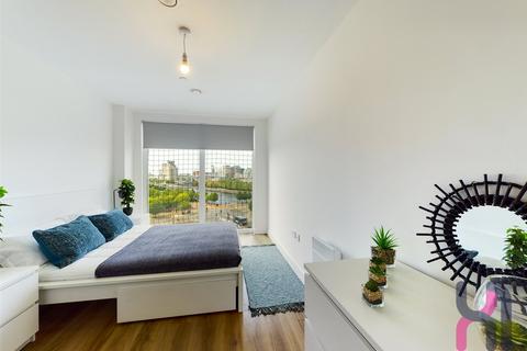 2 bedroom flat for sale, The Gateway, 15 Trafford Road, Salford, M5