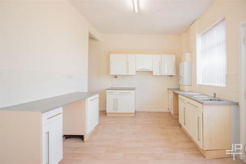 2 bedroom terraced house to rent, Wigan Road, Leigh WN7
