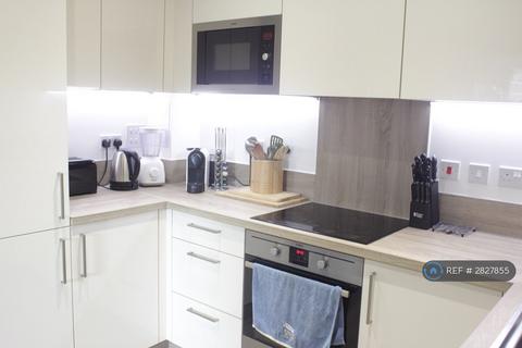 1 bedroom flat to rent, Kingfisher Heights, London, E16
