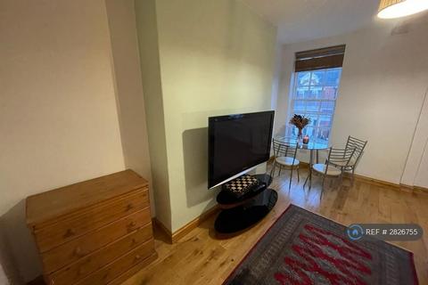 2 bedroom flat to rent, Central Buildings, London, SE24