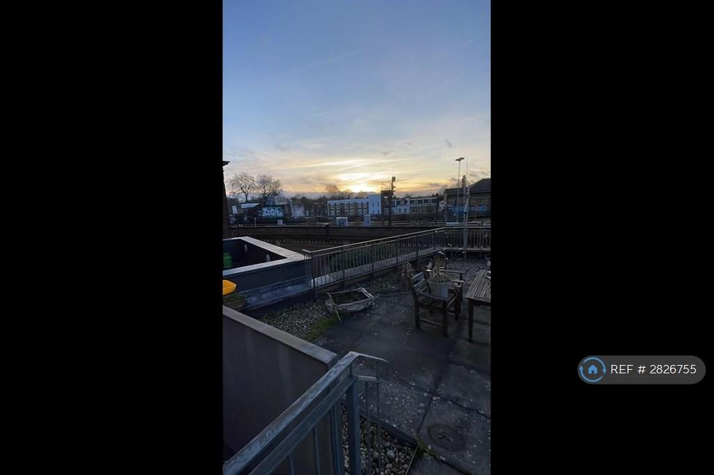 Roof Terrace At Same Level As Flat