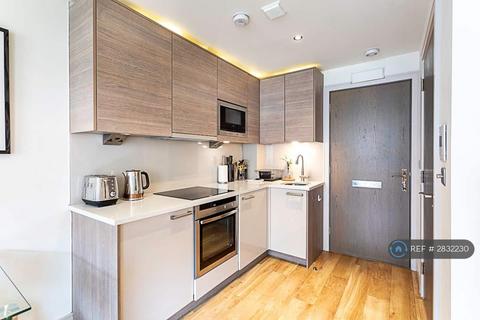 Studio to rent, Counter House, London, SW6