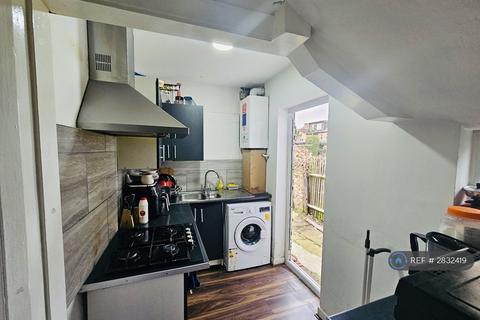 undefined, Hounslow, Hounslow, TW4