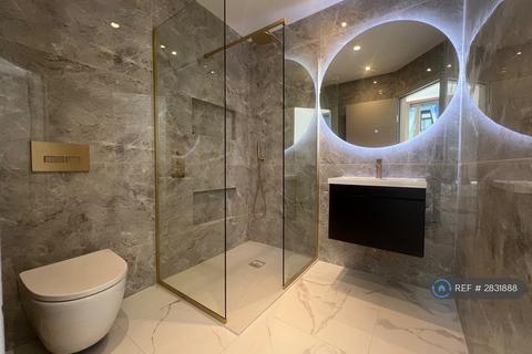 2 bedroom flat to rent, Victoria Street, London, SW1H