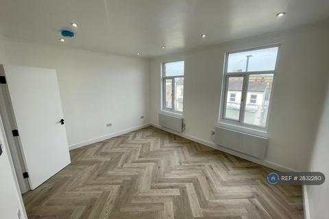 2 bedroom flat to rent, Barking Road, London, E13