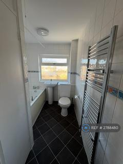 3 bedroom semi-detached house to rent, Pembroke Road, Maidstone, ME17