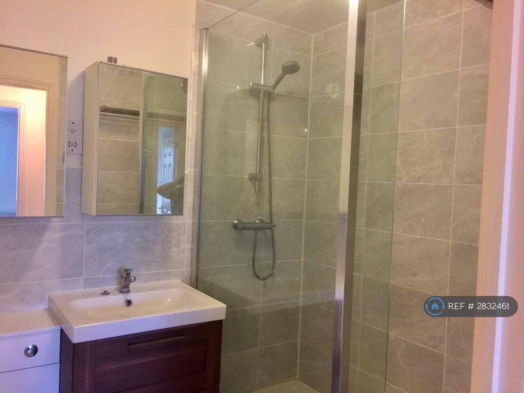 Large Walk-In Shower With Towel Rail