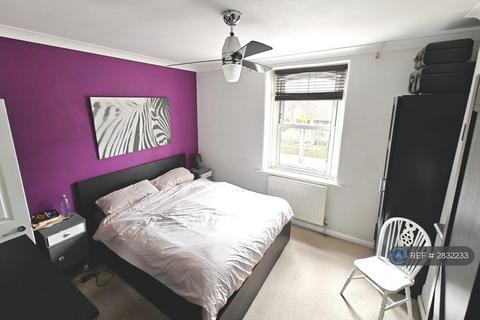 1 bedroom flat to rent, Victoria Mansions, London, SW8