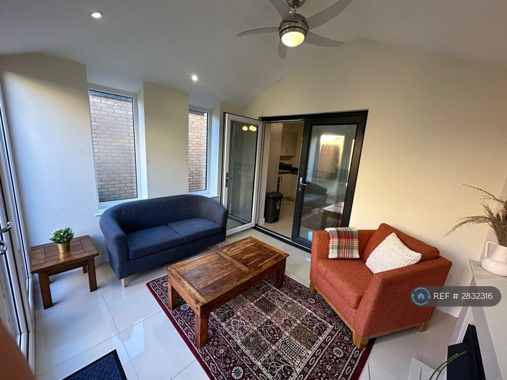 Dinning/Sitting Area
