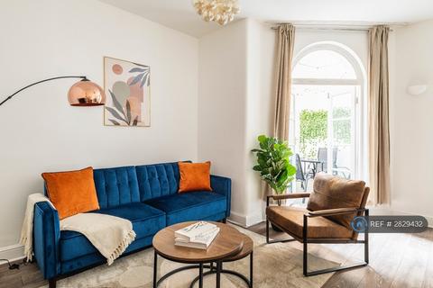 2 bedroom flat to rent, Cornwall Gardens, London, SW7