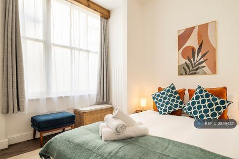 2 bedroom flat to rent, Cornwall Gardens, London, SW7