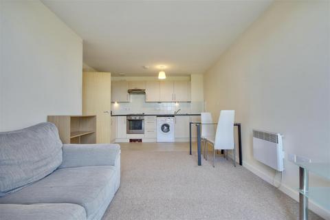 2 bedroom flat to rent, The Round House, Gunwharf Quays, Portsmouth