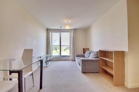 2 bedroom flat to rent, The Round House, Gunwharf Quays, Portsmouth