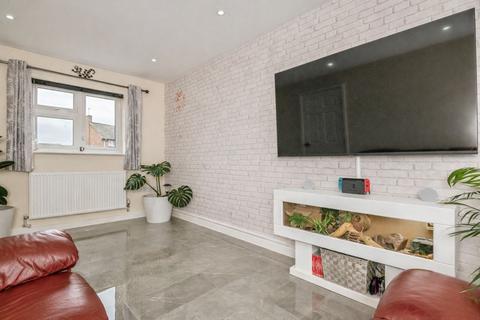 2 bedroom semi-detached house for sale, Shaw Close, Pershore, WR10