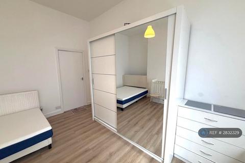 1 bedroom flat to rent, Elm Avenue, Nottingham, NG3