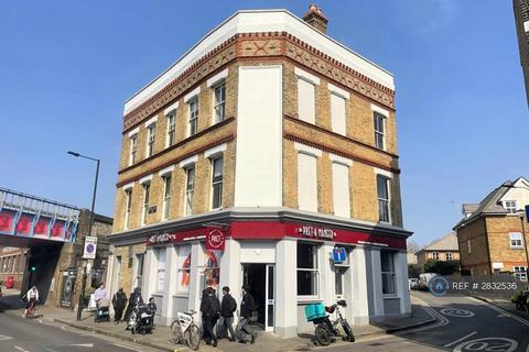 1 bedroom in a flat share to rent, Parsons Green Lane, London, SW6