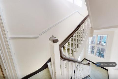 3 bedroom flat to rent, St John's Park Mansions, London, N19